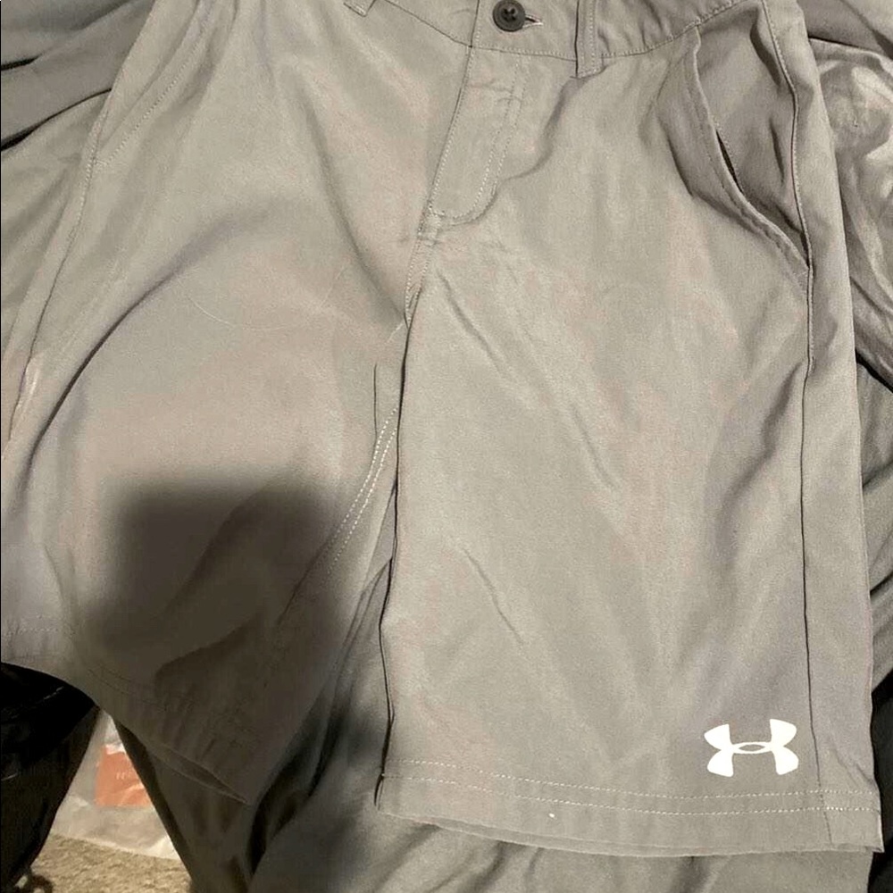 Size 10 boys gray under Armor golf shorts
